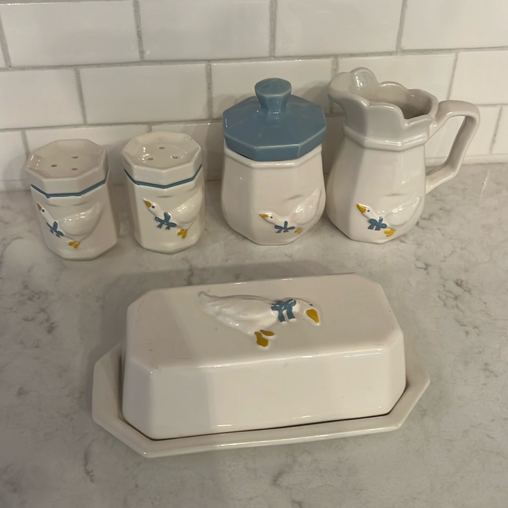 Nelson McCoy Stoneware Completier 5 Pc. Set Country Accents ( Vintage )